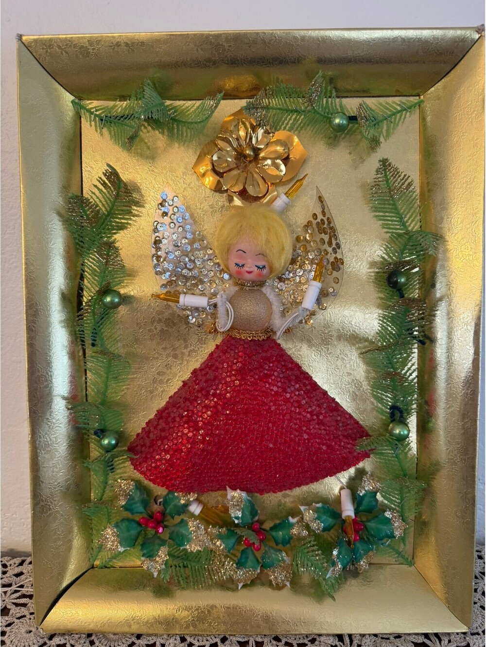 Vintage MCM Kitschy 3D Lighted Christmas Angel Diorama Display Plaque